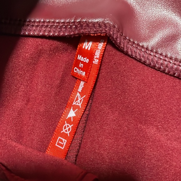 Samuel deep red faux leggings size medium - Picture 7 of 8